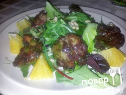 Салат теплый с печенью куриной